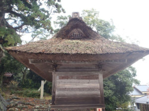 玉若酢命神社茅葺き屋根の葺き替え