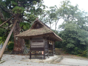玉若酢命神社茅葺き屋根の葺き替え